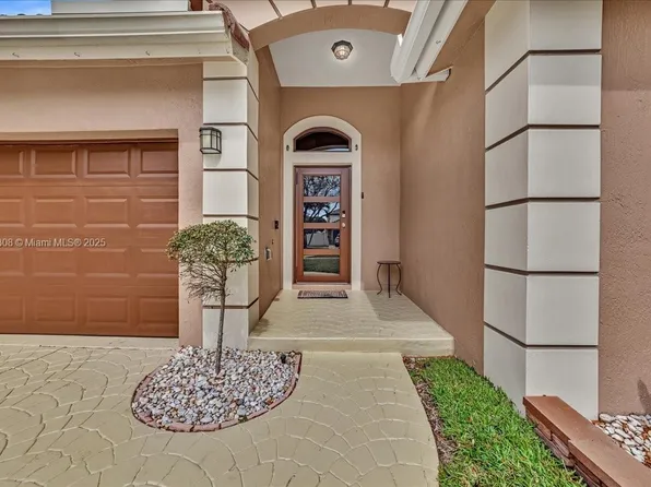 10251 SW 58th St, Cooper City, FL 33328