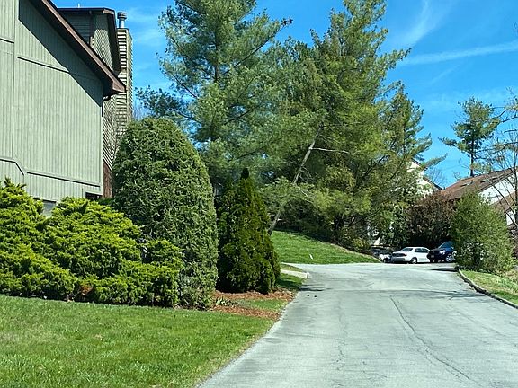 5th image of 213 Willowbend Ln