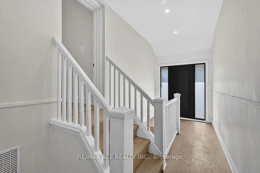 2 bed, $2,200 — Photo 4