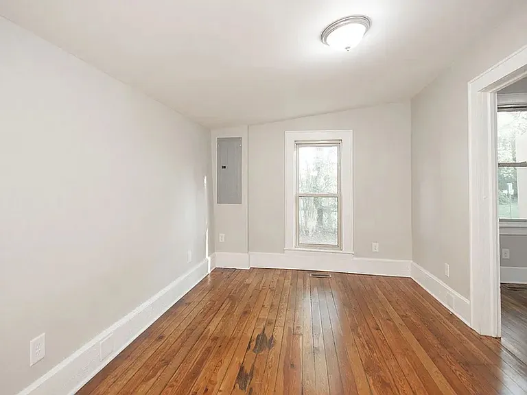 321 N 10th St — Photo 9