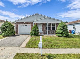 24 Merrilee Ln, Toms River, NJ 08757