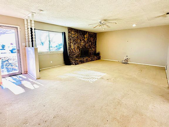 5th image of 305 Robins Dr