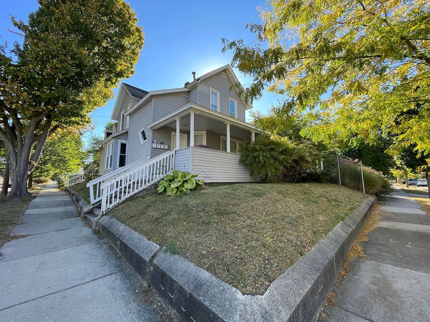 1 bed, 1.0 bath, 560 sqft, $895 — Photo 3