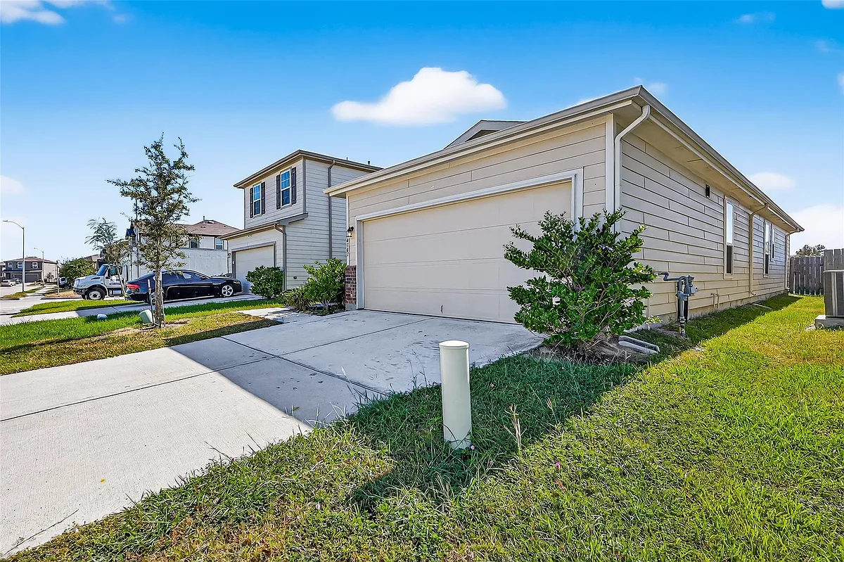 Building Photo - 4707 Prairie Chase Dr