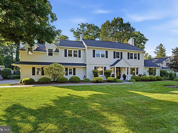 2nd image of 417 Heatherwood Ln
