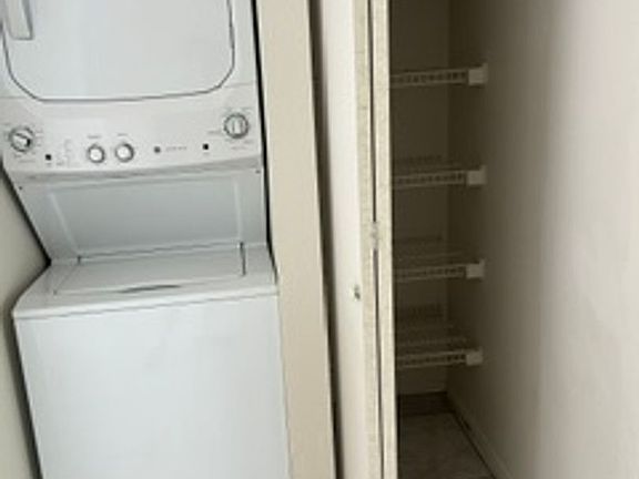 3rd image of 10559 Chalmer St