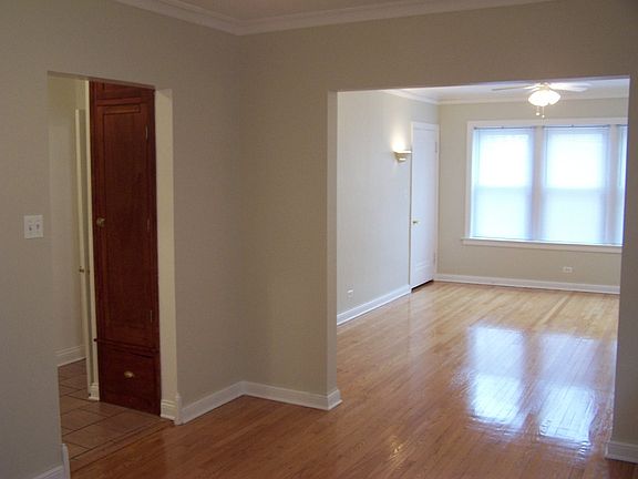 3rd image of 5905 N Paulina St #2