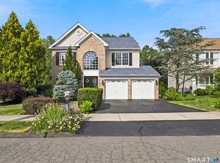 35 Lilac Lane, Danbury, CT 06810