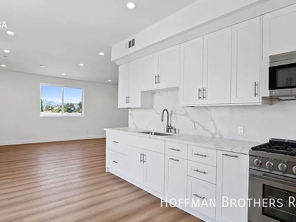4th image of 836 S Shenandoah St #Penthouse