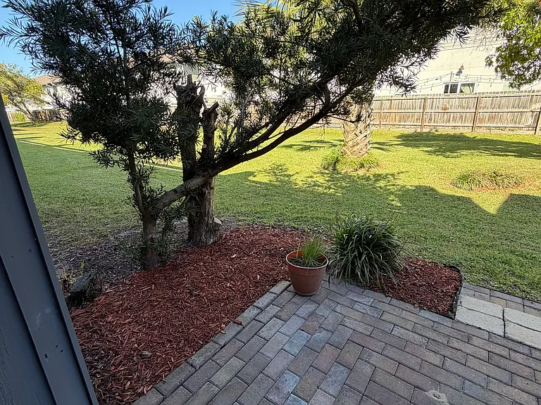 2 Court Dr #2 — Photo 21