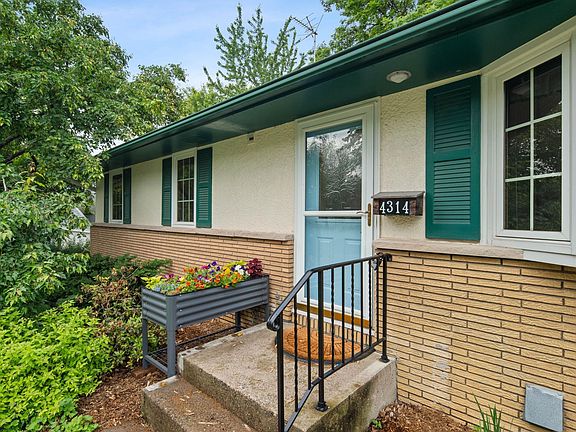 5th image of 4314 McLeod St NE