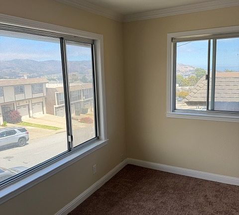 5th image of 2479 Rowntree Way