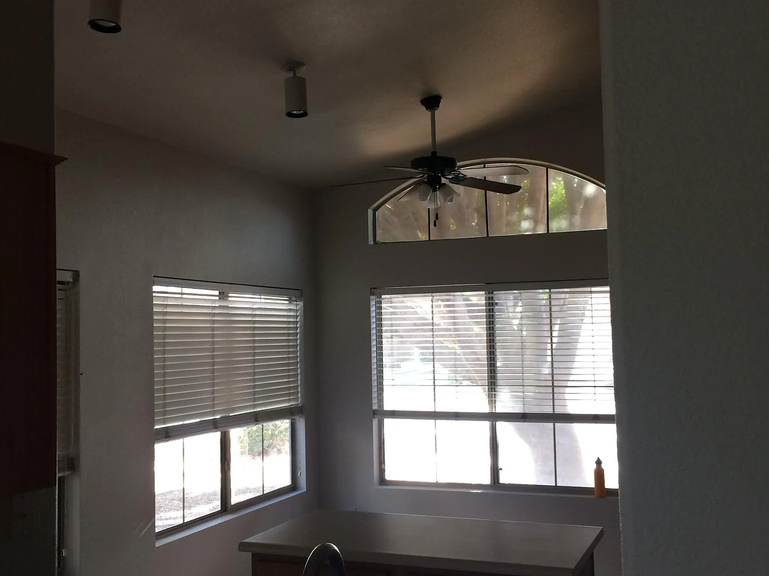3 bed, 1233 sqft, $2,100 — Photo 2