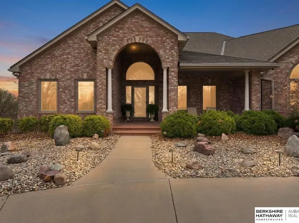 4809 N 196th Cir, Elkhorn, NE 68022