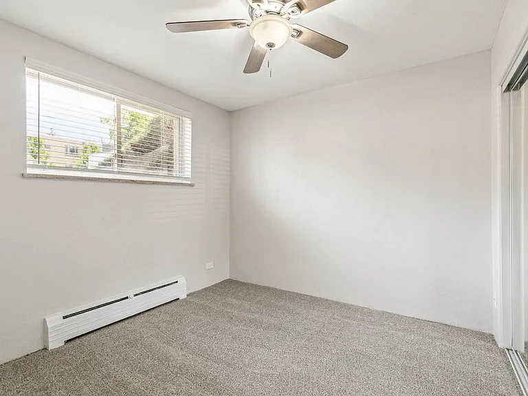 Broadmoor Plaza Apartments — Photo 43