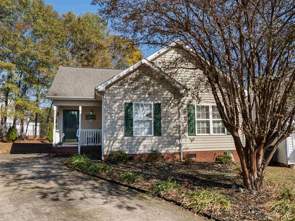 627 Ezra Ct, Inman, SC 29349