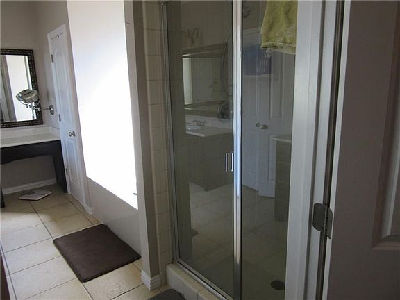 5th image of 3023 Coventry Ln