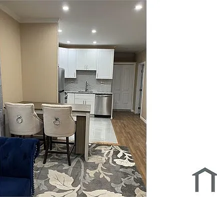 2 bed, $1,882 — Photo 2