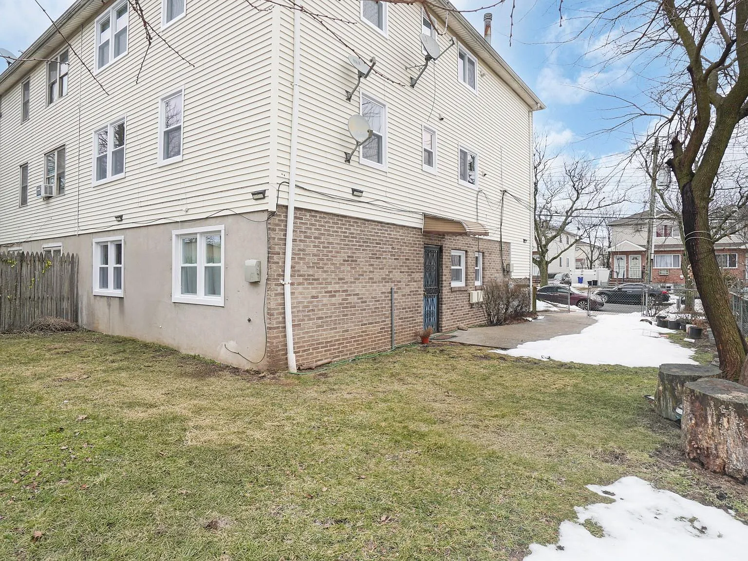 2 bed, 2.0 bath, 2752 sqft, $2,950 — Photo 4