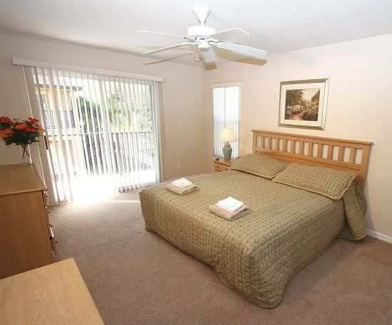 RO4T2705R-king-master-bedroom