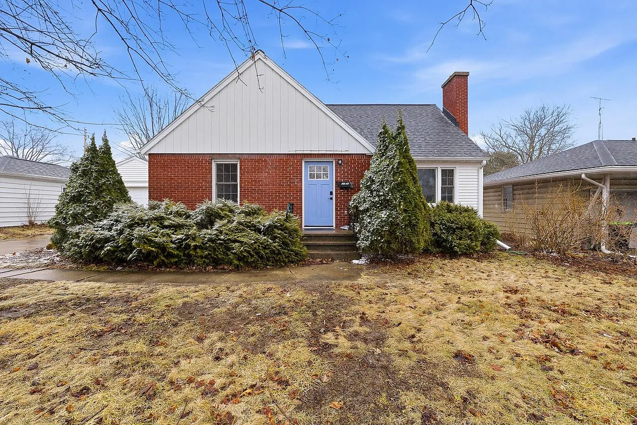242 Wisconsin STREET photo 1
