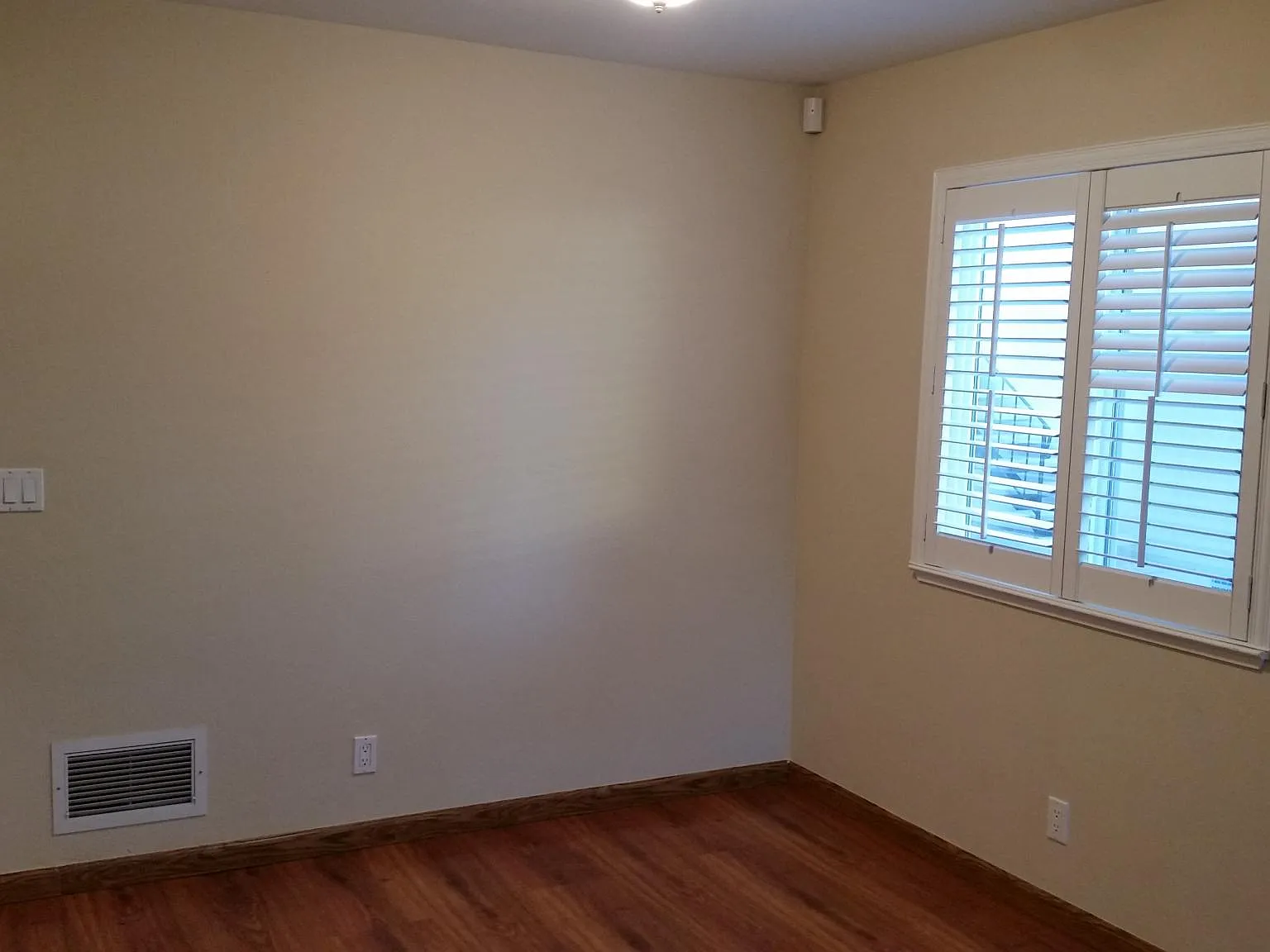 2323 Samaritan Dr — Photo 2