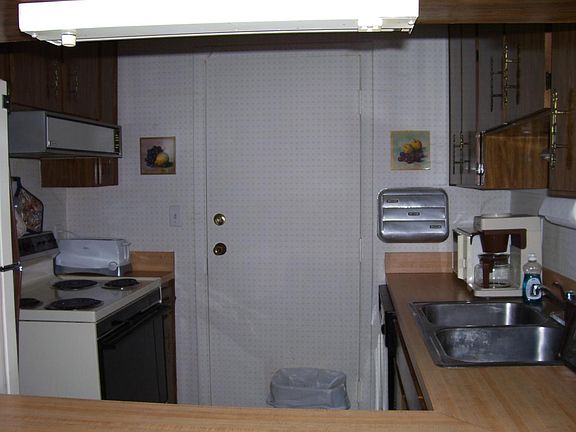 3rd image of 2700 Bayshore Blvd APT 4212