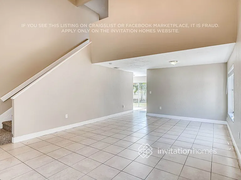 13776 SW 145th Ter — Photo 2