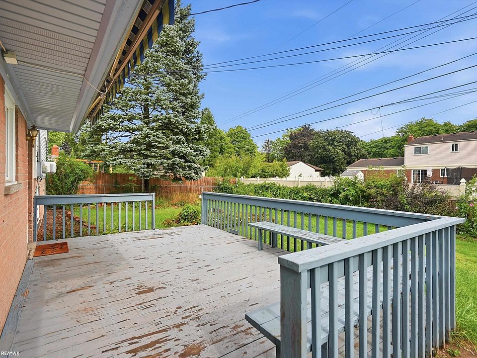8744 Leslie Dr, photo 27