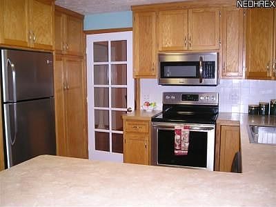3rd image of 8540 Kellydale St NW