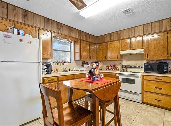 4th image of 181 Mountain View Ln