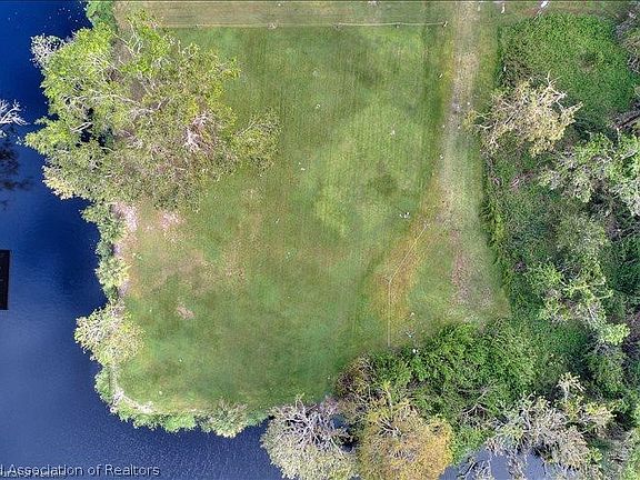 4th image of 1742 Lakeshore Dr