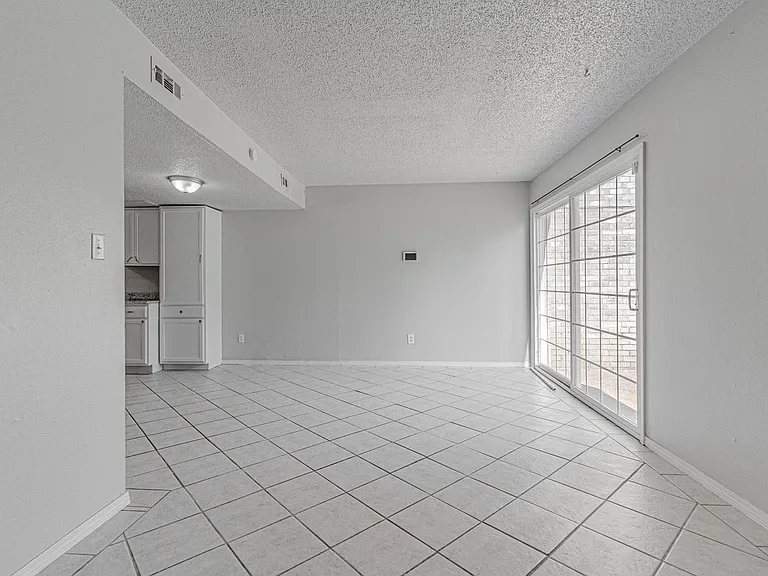 1402 Bill Carrol Dr — Photo 14