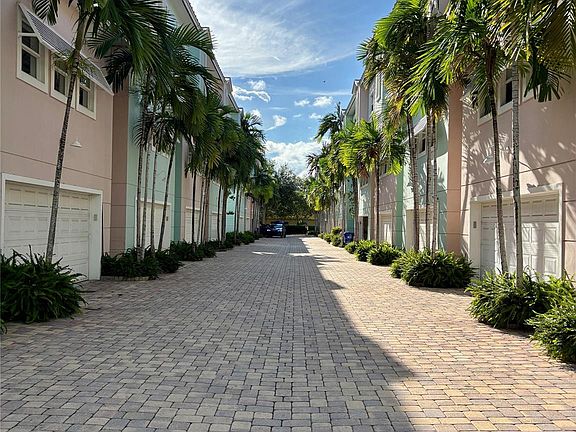 3rd image of 451 1st St #451