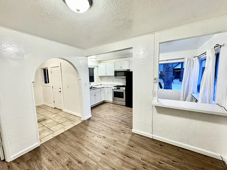 3072 Sacramento Ave #B — Photo 5