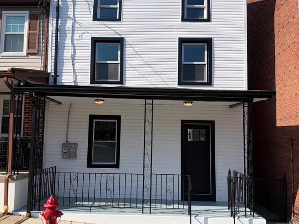 912 Center St, Bridgeport, PA 19405