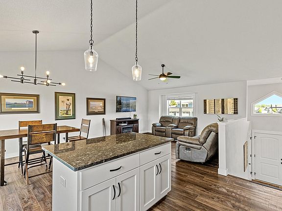 5th image of 860 193rd Ln NE