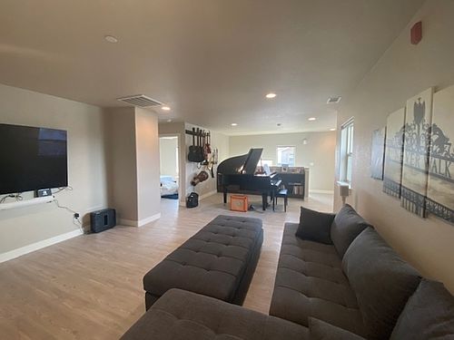 1st image of 1184 Montevideo Ct