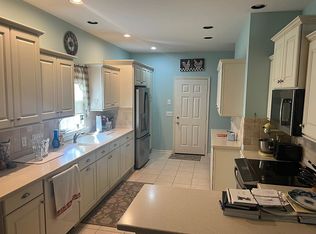 6160 Meadowland Cir, Erie, PA 16509