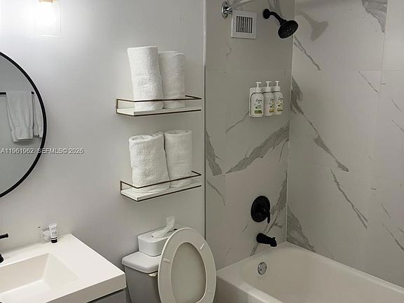 4th image of 19201 Collins Ave #820