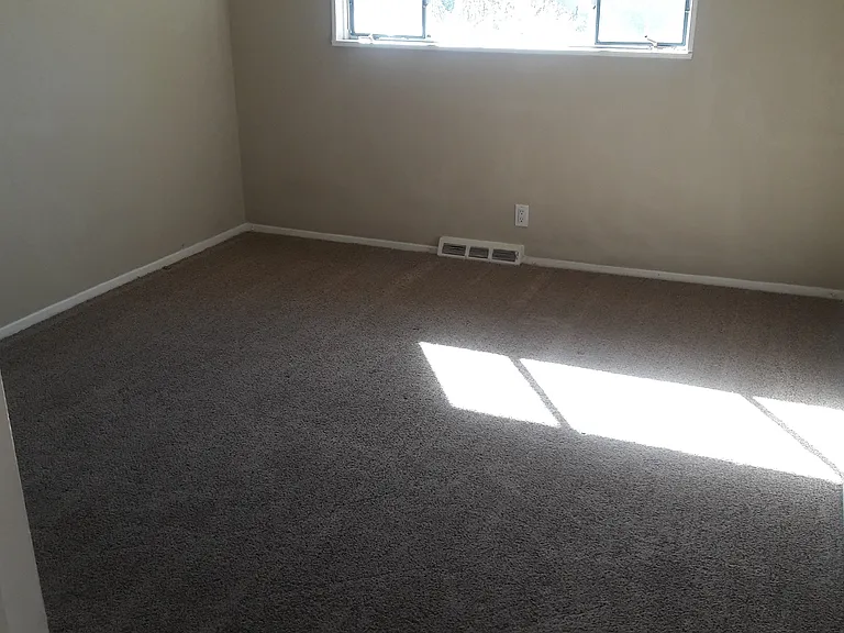 6605 Natalie Ave NE — Photo 7