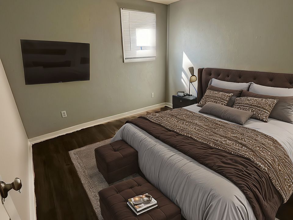 1st image of 328 W 22nd St #328