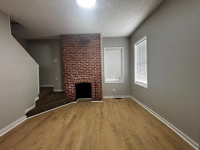 33 S Cypress Ave — Photo 3