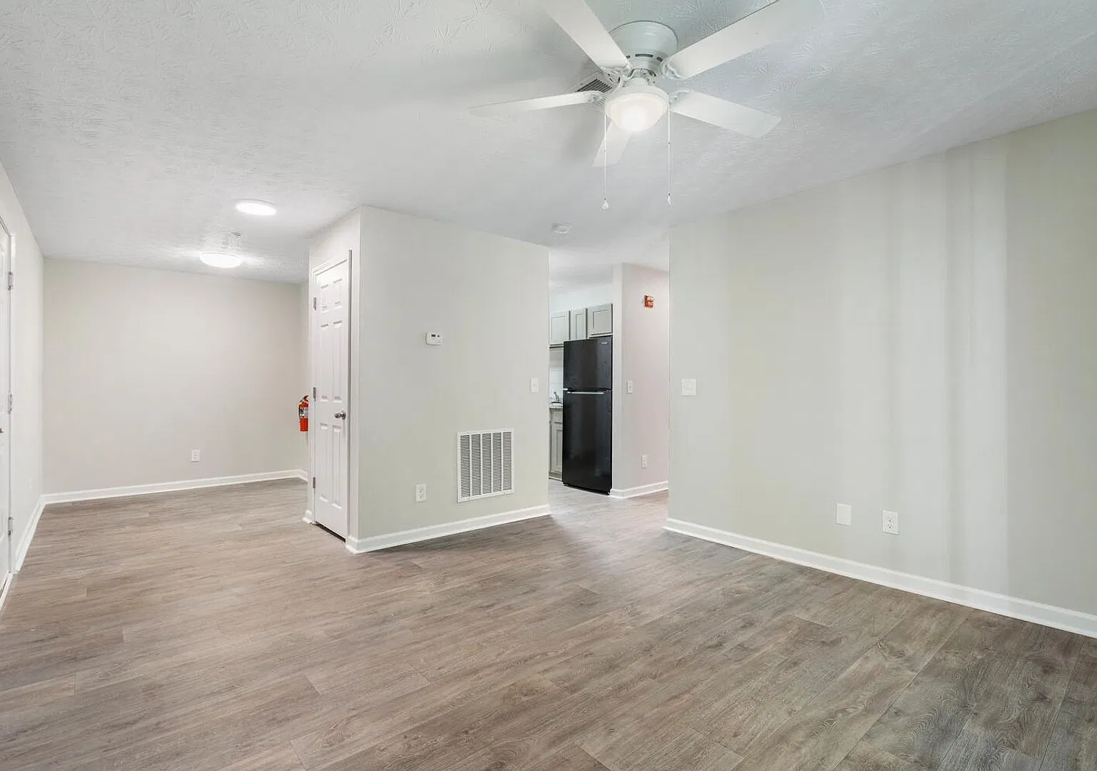 Salem Chase Apartments — Photo 3