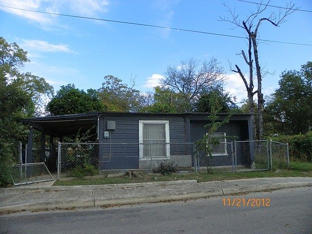 1st image of 136 Hawthorne