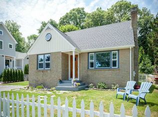 39 Lorelei Dr, Saunderstown, RI 02874