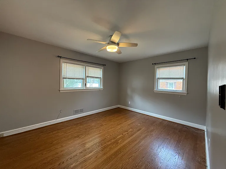 5921 Arlington Blvd — Photo 13