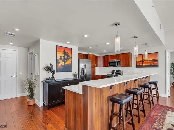 150 Las Vegas Blvd #1906, Las Vegas, NV 89106