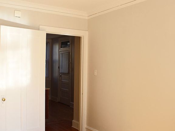 5th image of 2247 W Eastwood Ave APT 1