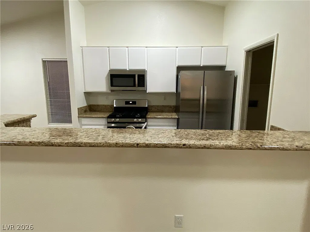 3 bed, 2.0 bath, 1141 sqft, $1,895 — Photo 4